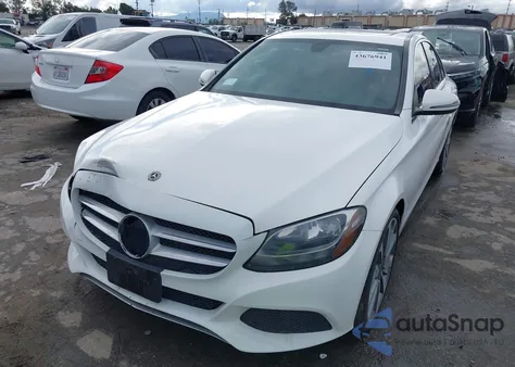 2018 Mercedes-Benz C 300 из США, поврежденный, VIN 55SWF4JB9JU245820